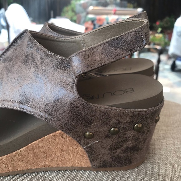 Boutique by Corkys “Carley” wedge sandals - Picture 6 of 8
